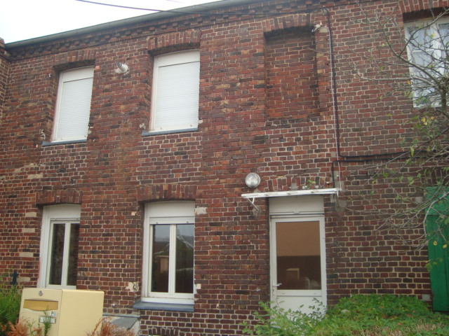 A vendre Maison à
SAINT AUBIN LES ELBEUF
(76410) A vendre Maison à
SAINT AUBIN LES ELBEUF
(76410)