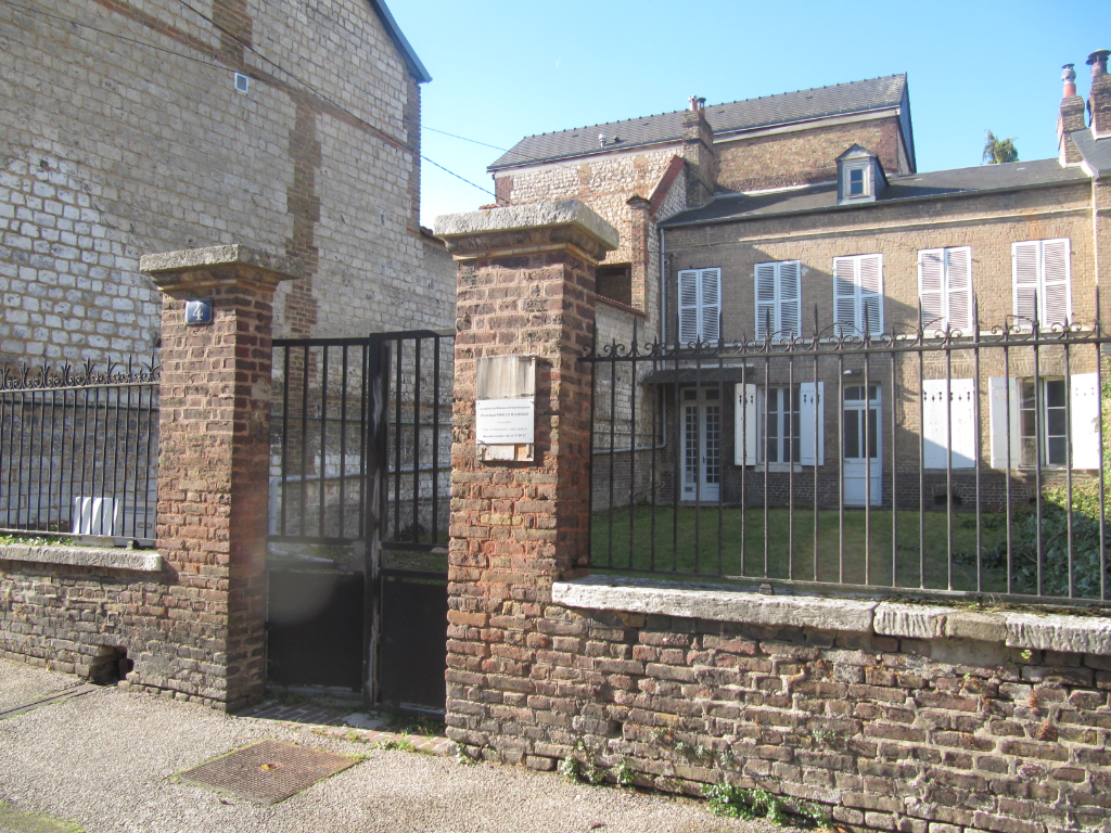 A vendre Maison à
CAUDEBEC LES ELBEUF
(76320) A vendre Maison à
CAUDEBEC LES ELBEUF
(76320)