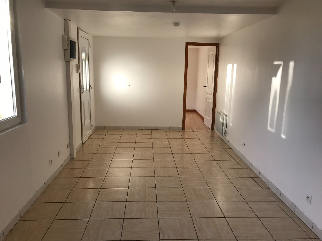 A vendre Appartement à
LIEUREY
(27560) A vendre Appartement à
LIEUREY
(27560)