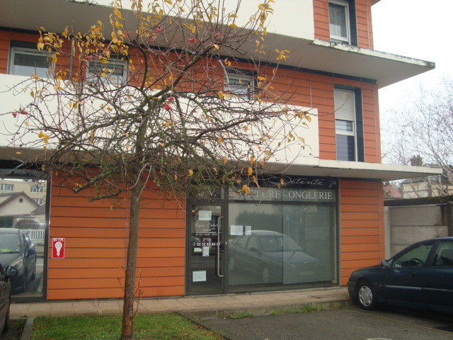 A vendre Local Professionnel à
SAINT AUBIN LES ELBEUF
(76410) A vendre Local Professionnel à
SAINT AUBIN LES ELBEUF
(76410)
