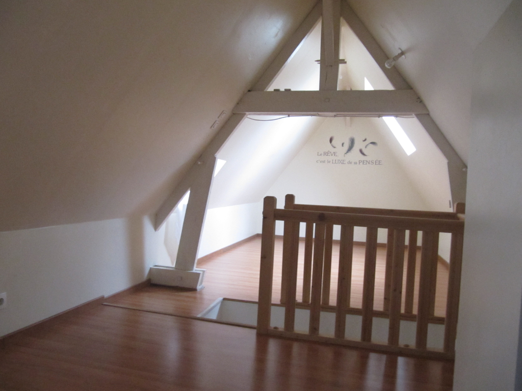 A vendre Maison à
SAINT PIERRE LES ELBEUF
(76320) A vendre Maison à
SAINT PIERRE LES ELBEUF
(76320)