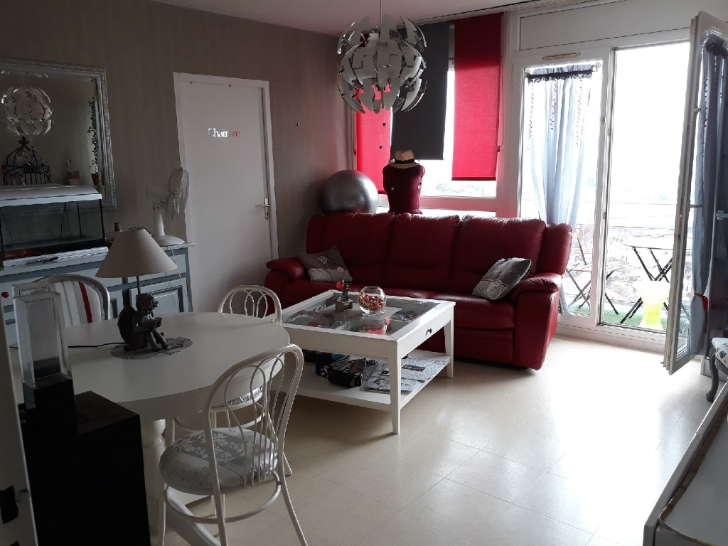 A vendre Appartement à
LE PETIT QUEVILLY
(76140) A vendre Appartement à
LE PETIT QUEVILLY
(76140)