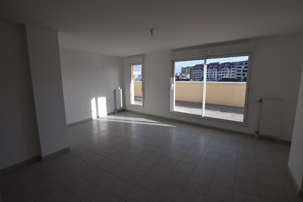A vendre Appartement à
LE PETIT QUEVILLY
(76140) A vendre Appartement à
LE PETIT QUEVILLY
(76140)