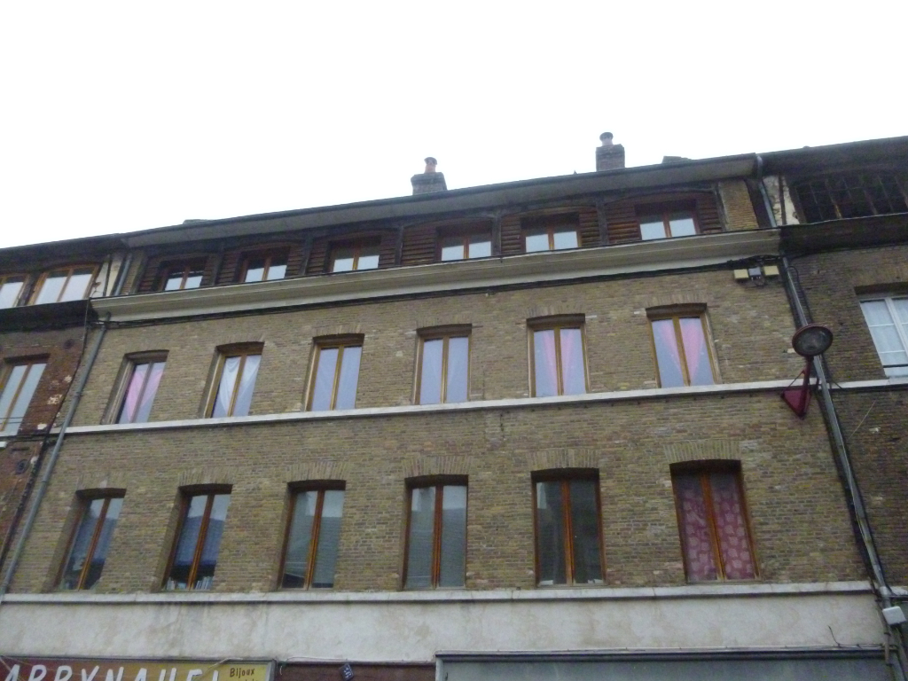 A vendre Immeuble à
ELBEUF
(76500) A vendre Immeuble à
ELBEUF
(76500)