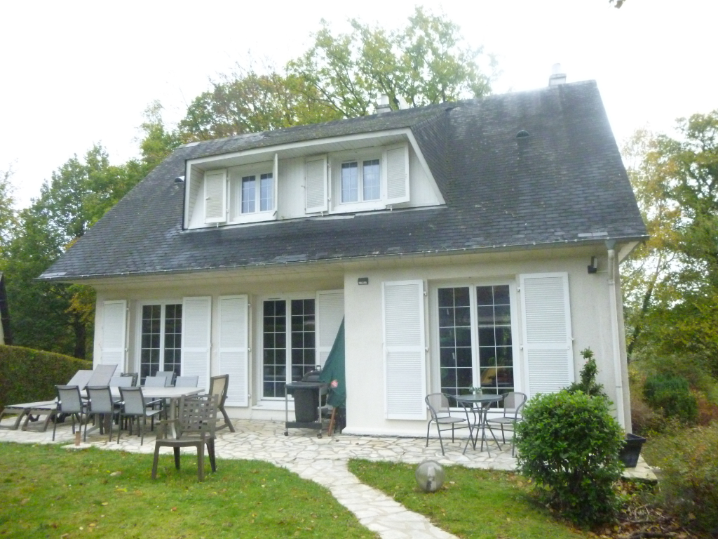 A vendre Maison à
ELBEUF
(76500) A vendre Maison à
ELBEUF
(76500)