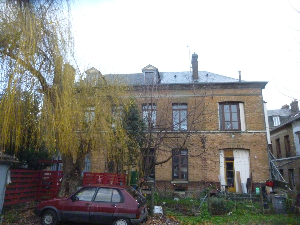A vendre Immeuble à
CAUDEBEC LES ELBEUF
(76320) A vendre Immeuble à
CAUDEBEC LES ELBEUF
(76320)