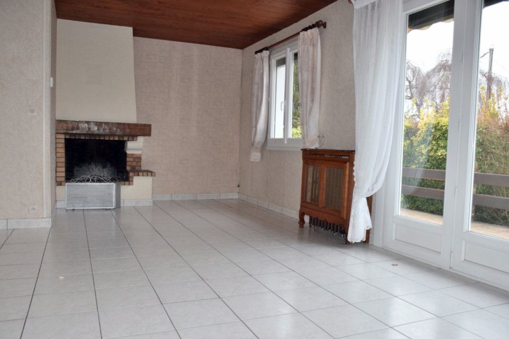 A vendre Maison à
BOSROUMOIS
(27670) A vendre Maison à
BOSROUMOIS
(27670)