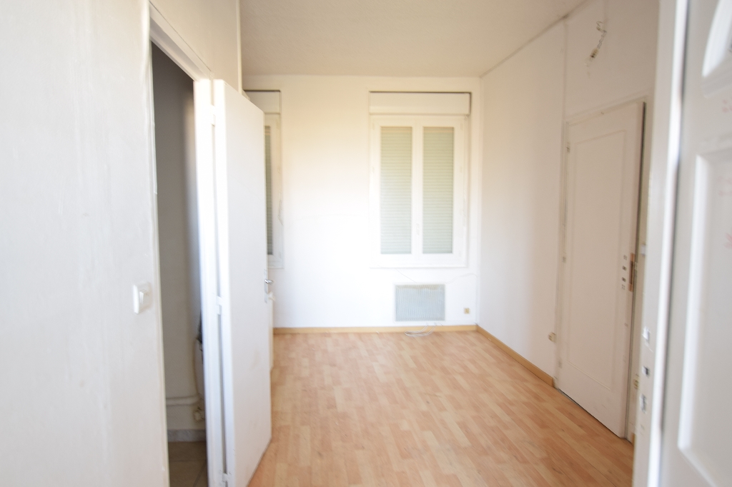 A vendre Immeuble à
CAUDEBEC LES ELBEUF
(76320) A vendre Immeuble à
CAUDEBEC LES ELBEUF
(76320)