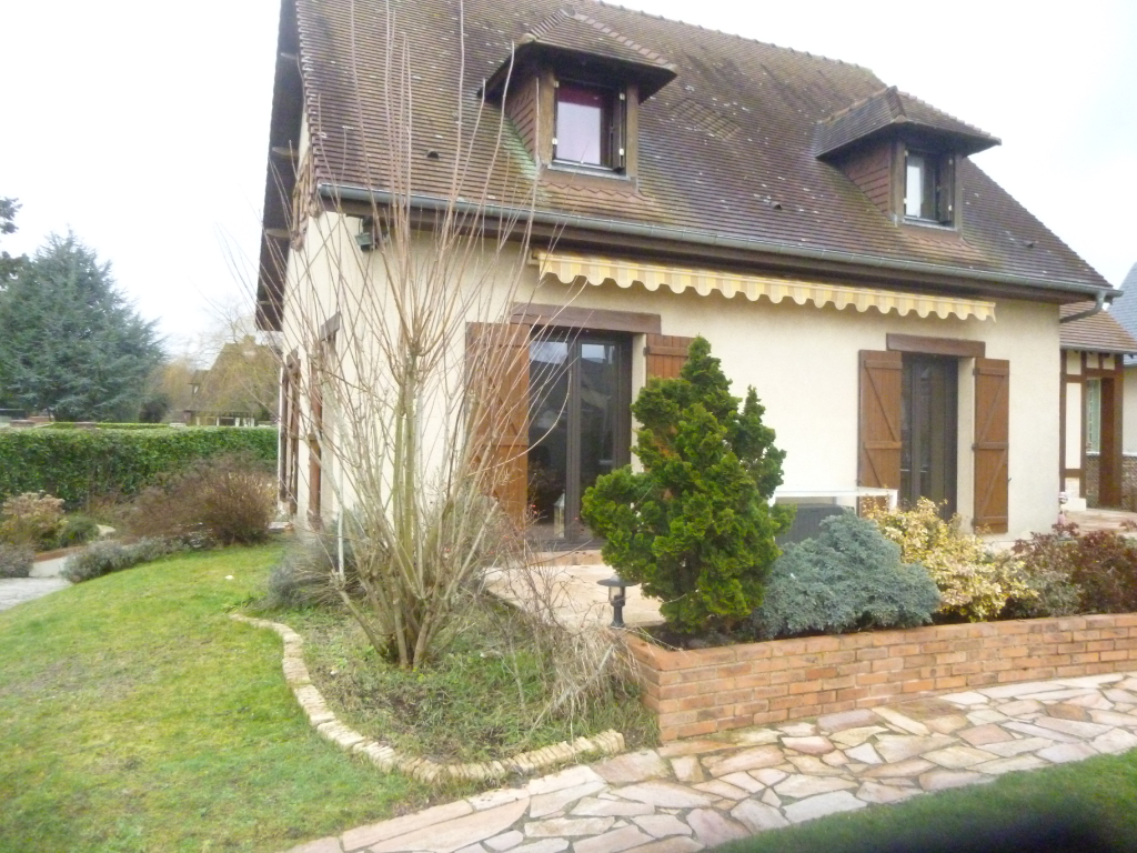 A vendre Maison à
LA LONDE
(76500) A vendre Maison à
LA LONDE
(76500)
