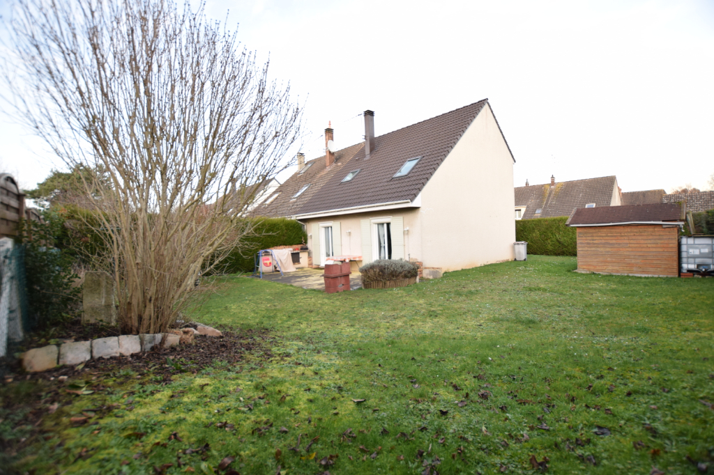 A vendre Maison à
SAINT PIERRE LES ELBEUF
(76320) A vendre Maison à
SAINT PIERRE LES ELBEUF
(76320)