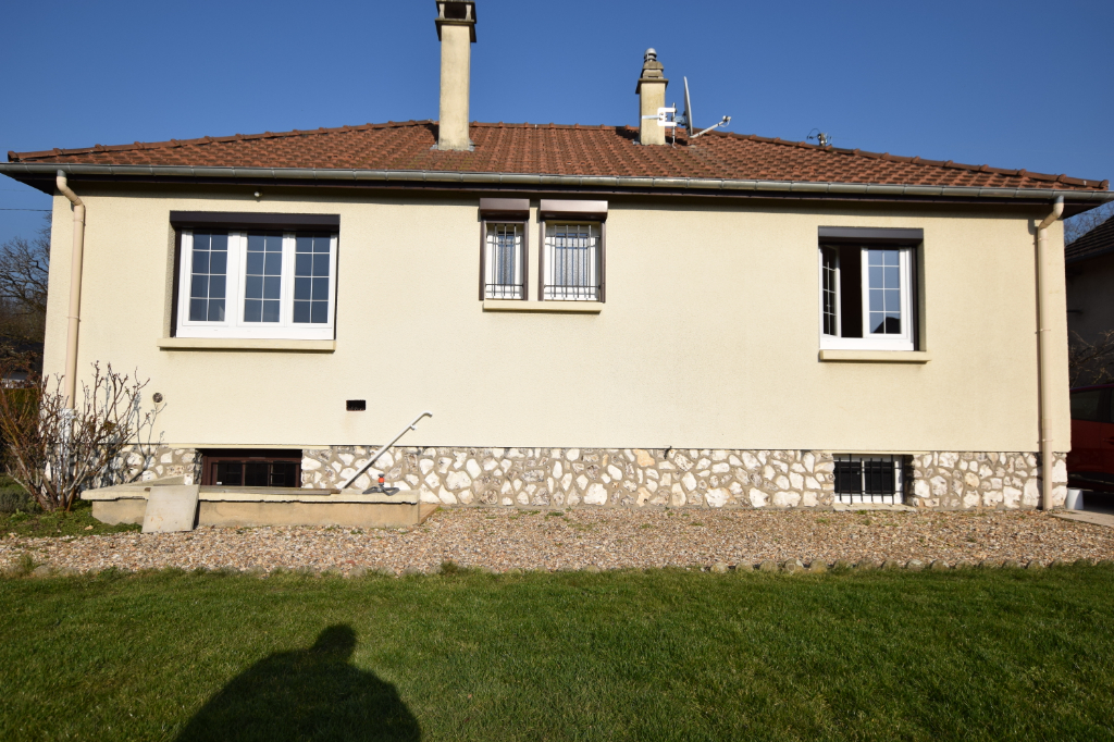 A vendre Maison à
SAINT AUBIN LES ELBEUF
(76410) A vendre Maison à
SAINT AUBIN LES ELBEUF
(76410)