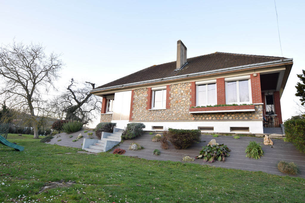 A vendre Maison à
SAINT AUBIN LES ELBEUF
(76410) A vendre Maison à
SAINT AUBIN LES ELBEUF
(76410)