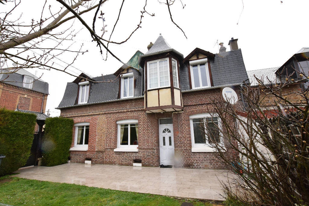 A vendre Maison à
CAUDEBEC LES ELBEUF
(76320) A vendre Maison à
CAUDEBEC LES ELBEUF
(76320)