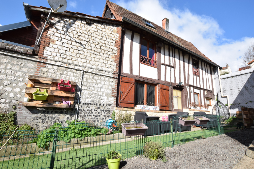 A vendre Maison à
SAINT AUBIN LES ELBEUF
(76410) A vendre Maison à
SAINT AUBIN LES ELBEUF
(76410)