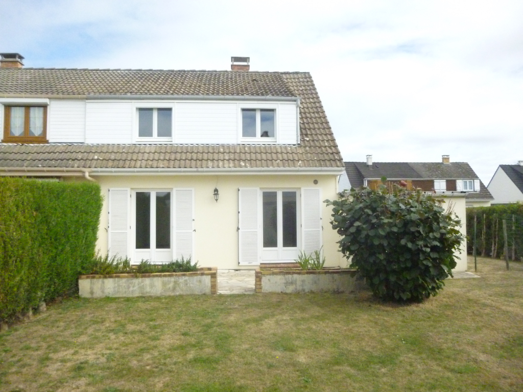 A vendre Maison à
GRAND BOURGTHEROULDE
(27520) A vendre Maison à
GRAND BOURGTHEROULDE
(27520)