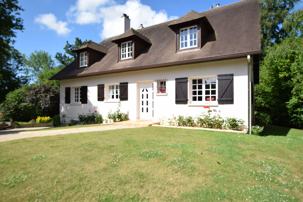 A vendre Maison à
LE BOSC ROGER EN ROUMOIS
(27670) A vendre Maison à
LE BOSC ROGER EN ROUMOIS
(27670)