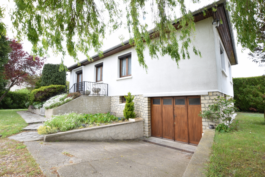 A vendre Maison à
SAINT AUBIN LES ELBEUF
(76410) A vendre Maison à
SAINT AUBIN LES ELBEUF
(76410)