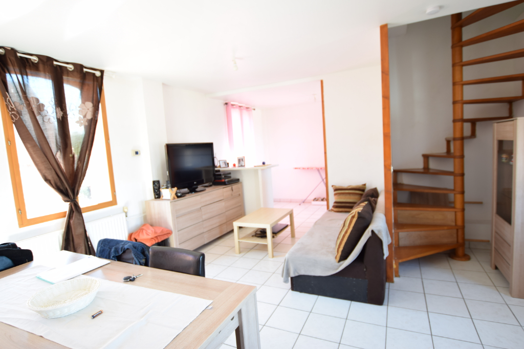 A vendre Maison à
SAINT PIERRE LES ELBEUF
(76320) A vendre Maison à
SAINT PIERRE LES ELBEUF
(76320)