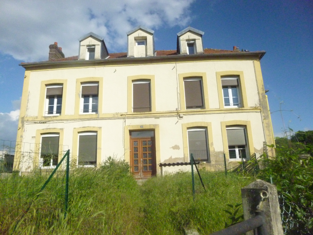 A vendre Immeuble à
ELBEUF
(76500) A vendre Immeuble à
ELBEUF
(76500)