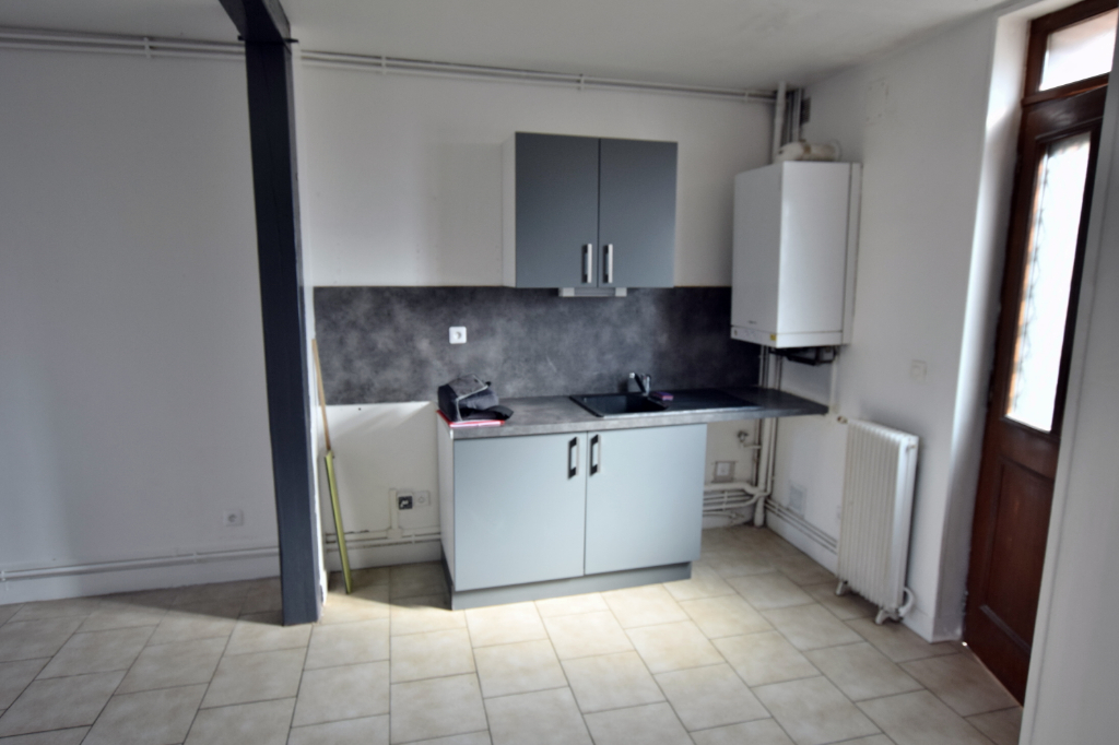 A vendre Maison à
OISSEL
(76350) A vendre Maison à
OISSEL
(76350)