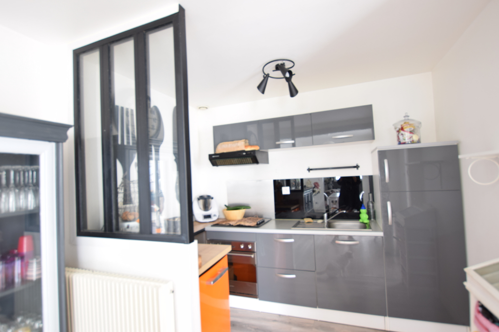 A vendre Maison à
CAUDEBEC LES ELBEUF
(76320) A vendre Maison à
CAUDEBEC LES ELBEUF
(76320)