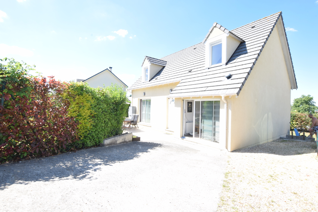 A vendre Maison à
PONT DE L ARCHE
(27340) A vendre Maison à
PONT DE L ARCHE
(27340)