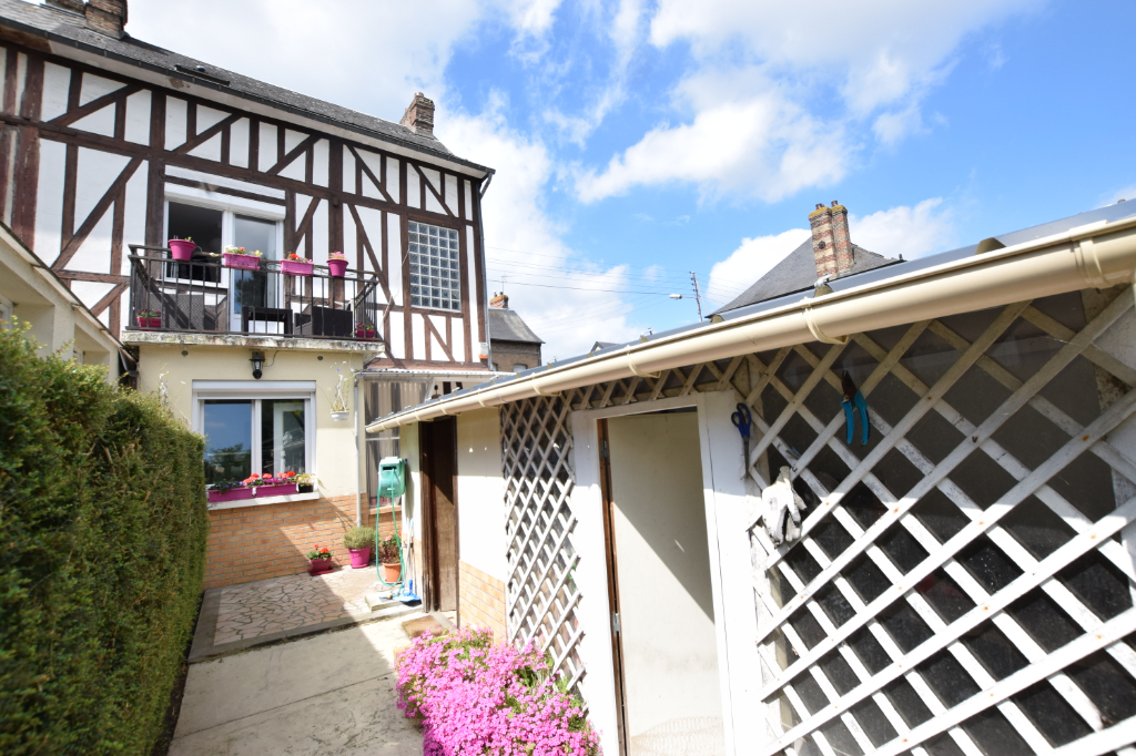 A vendre Maison à
SAINT PIERRE LES ELBEUF
(76320) A vendre Maison à
SAINT PIERRE LES ELBEUF
(76320)