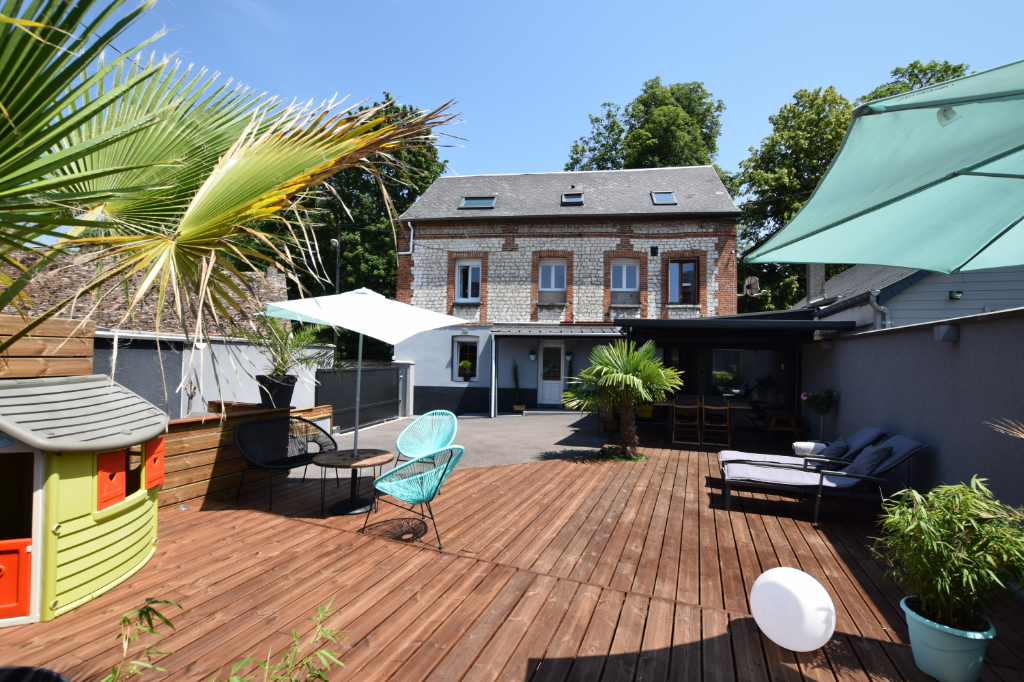 A vendre Maison à
SAINT PIERRE LES ELBEUF
(76320) A vendre Maison à
SAINT PIERRE LES ELBEUF
(76320)