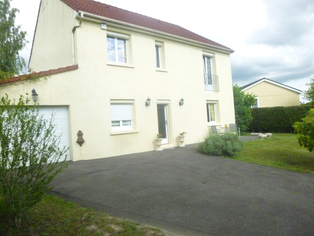 A vendre Maison à
ELBEUF
(76500) A vendre Maison à
ELBEUF
(76500)