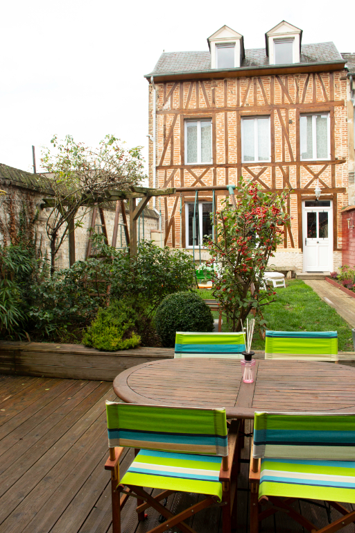 A vendre Maison à
ELBEUF
(76500) A vendre Maison à
ELBEUF
(76500)
