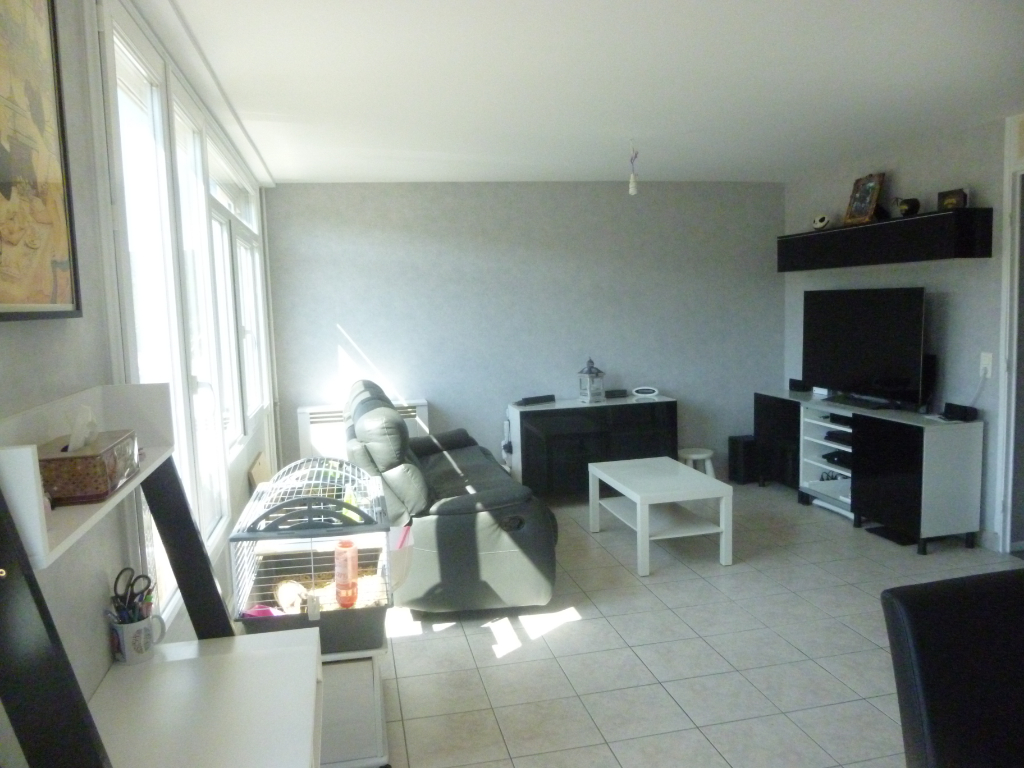 A vendre Appartement à
SAINT AUBIN LES ELBEUF
(76410) A vendre Appartement à
SAINT AUBIN LES ELBEUF
(76410)