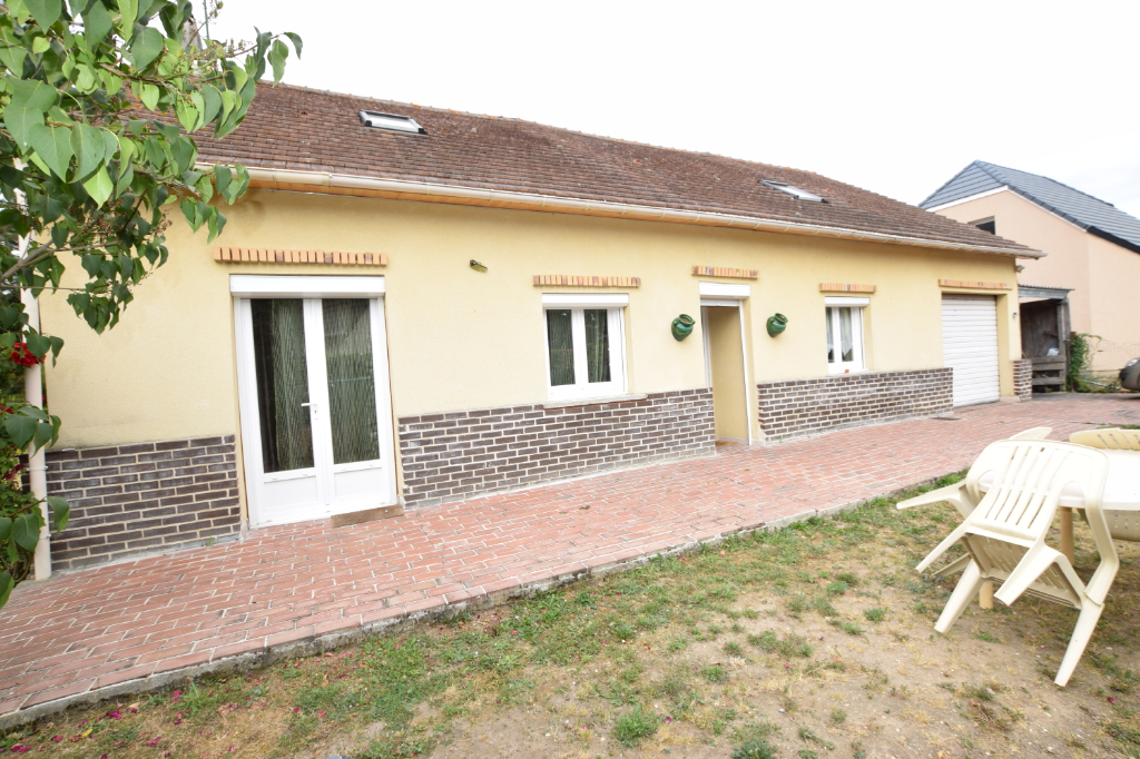 A vendre Maison à
CAUDEBEC LES ELBEUF
(76320) A vendre Maison à
CAUDEBEC LES ELBEUF
(76320)