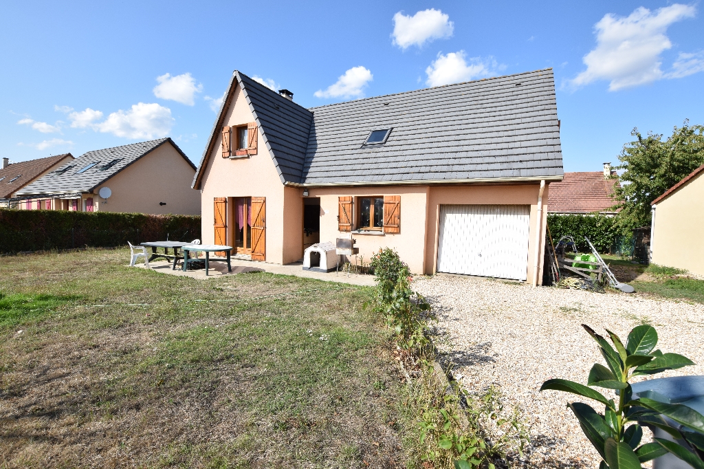 A vendre Maison à
CAUDEBEC LES ELBEUF
(76320) A vendre Maison à
CAUDEBEC LES ELBEUF
(76320)