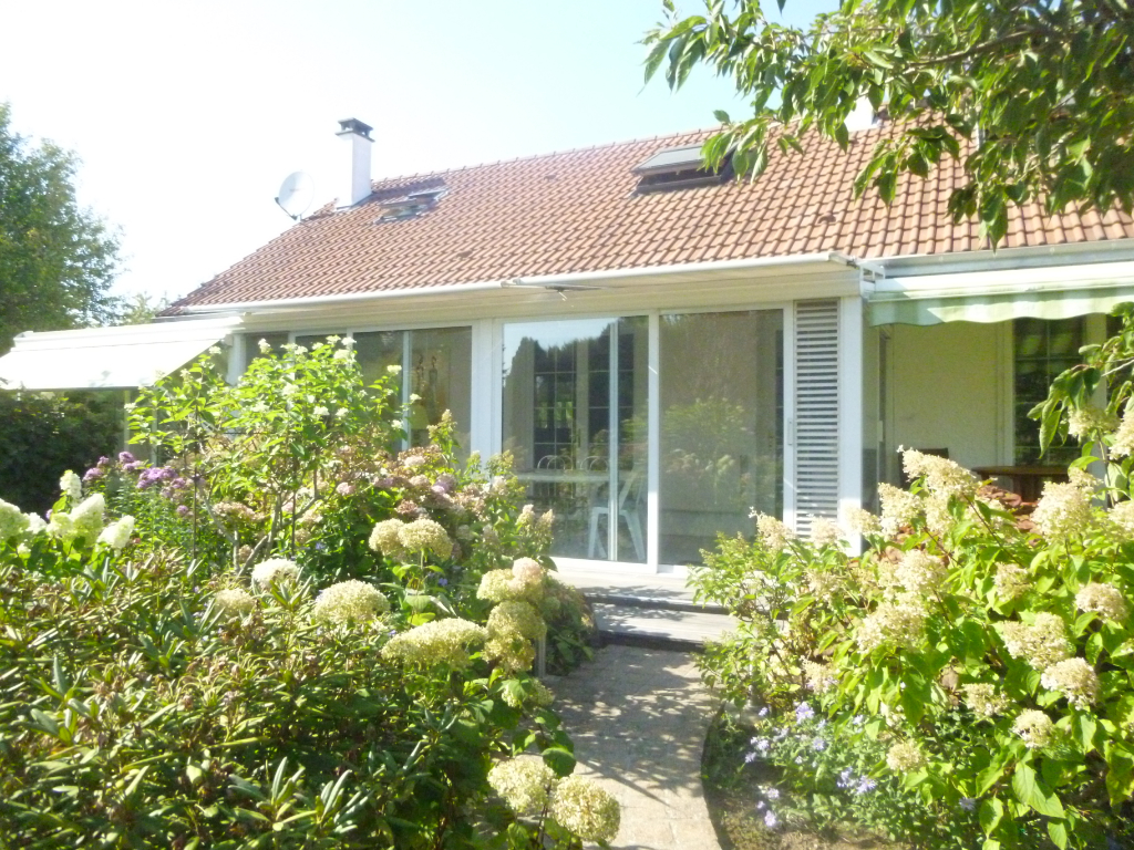 A vendre Maison à
VRAIVILLE
(27370) A vendre Maison à
VRAIVILLE
(27370)