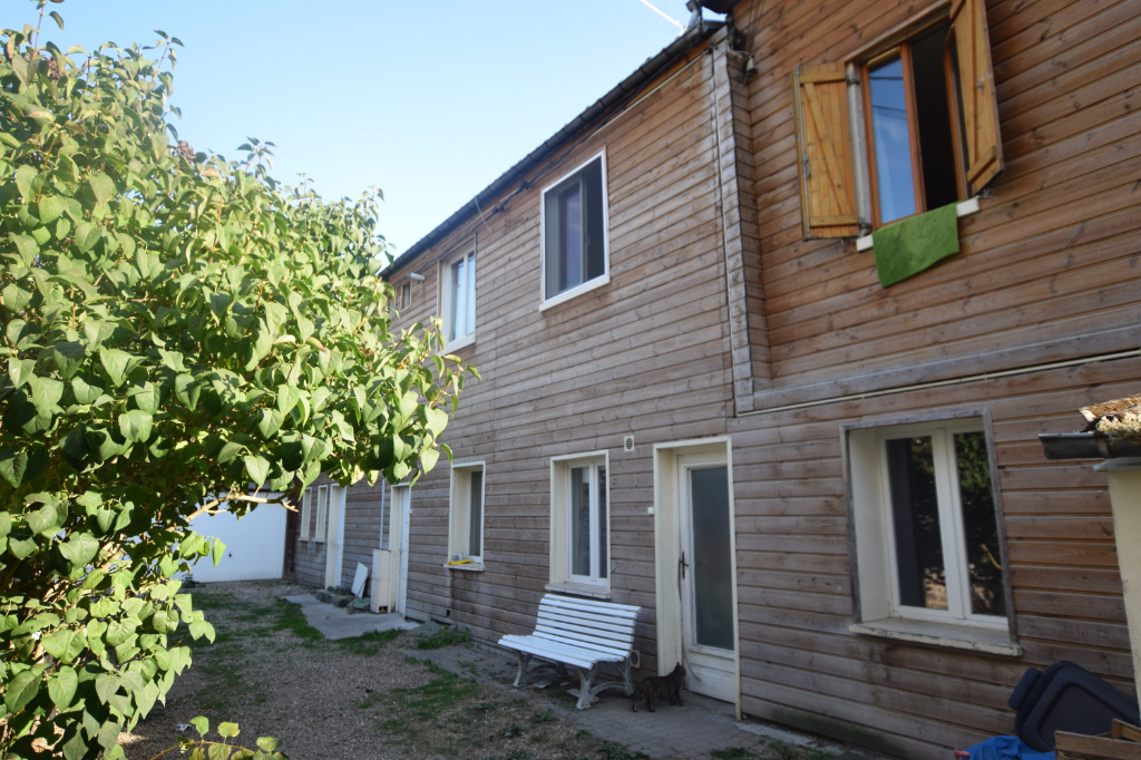 A vendre Immeuble à
ELBEUF
(76500) A vendre Immeuble à
ELBEUF
(76500)