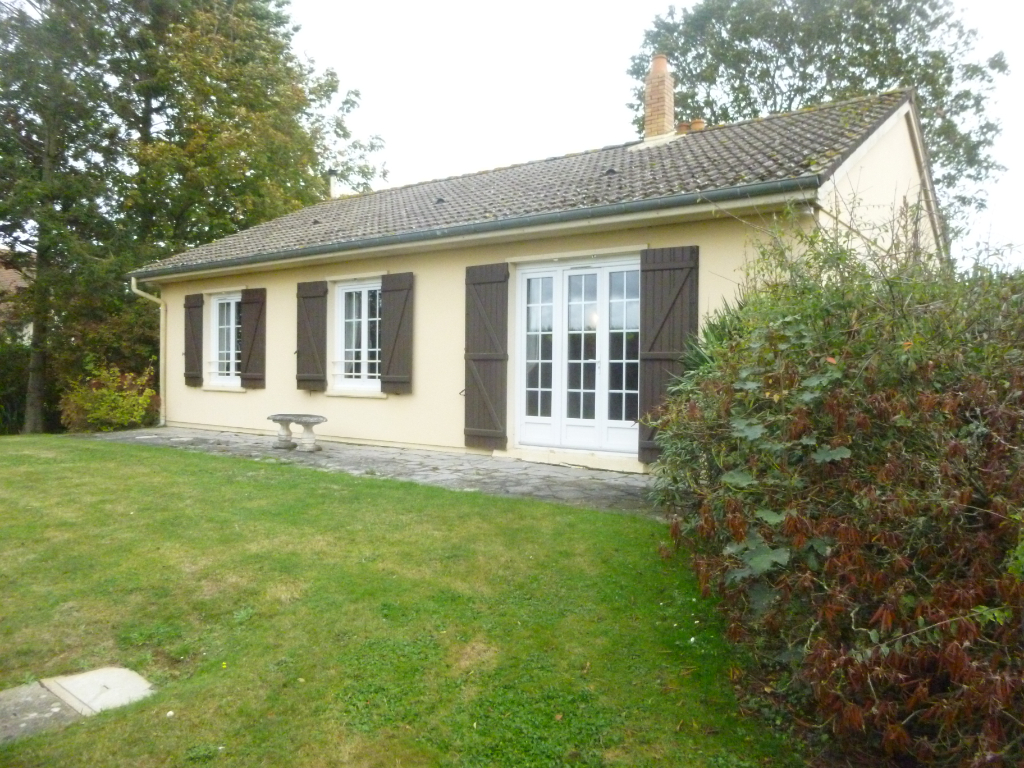 A vendre Maison à
BOISSEY LE CHATEL
(27520) A vendre Maison à
BOISSEY LE CHATEL
(27520)