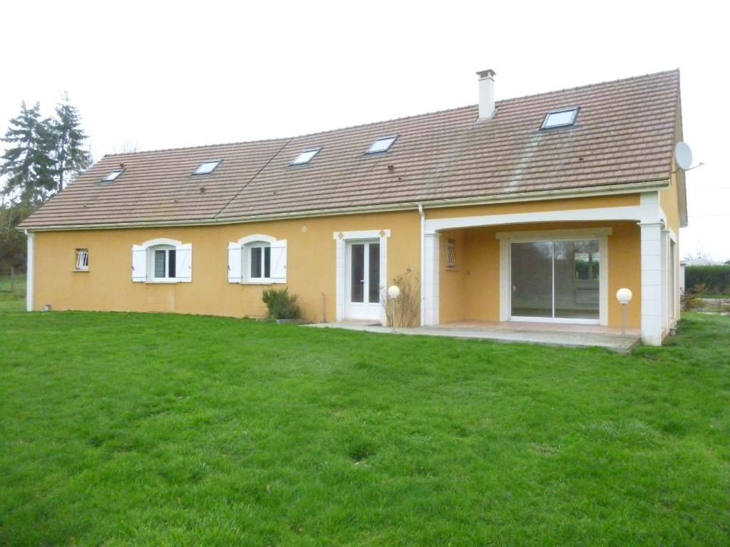 A vendre Maison à
BOSC RENOULT EN ROUMOIS
(27520) A vendre Maison à
BOSC RENOULT EN ROUMOIS
(27520)