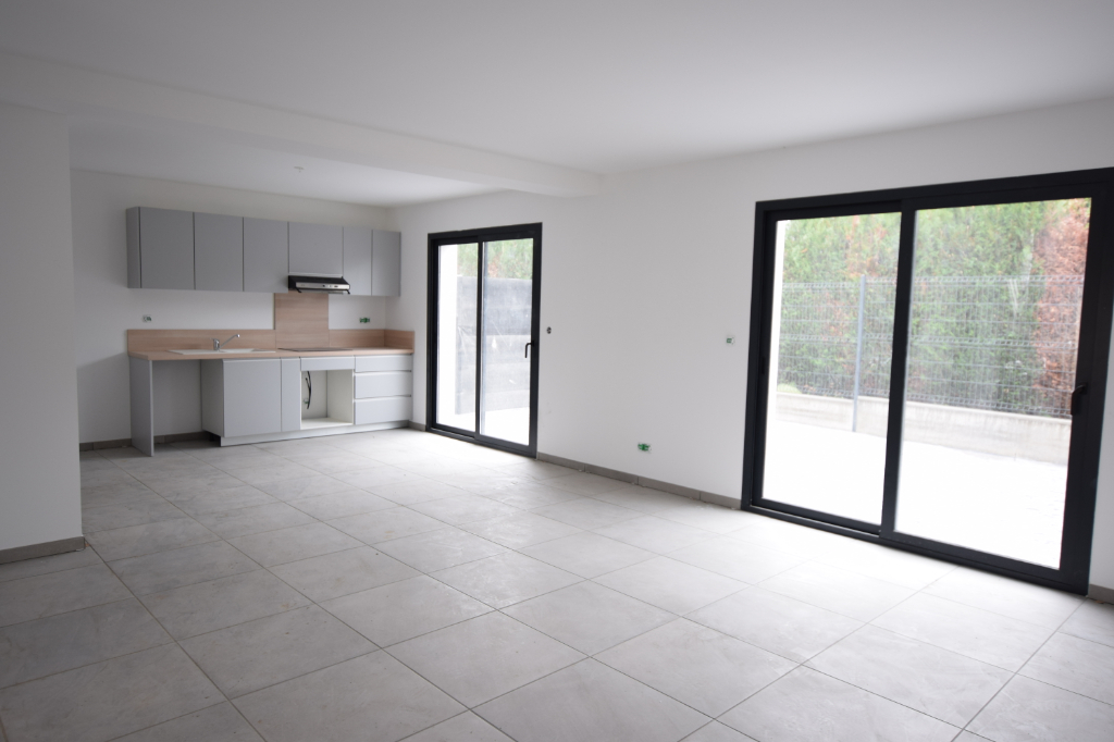 A vendre Maison à
CAUDEBEC LES ELBEUF
(76320) A vendre Maison à
CAUDEBEC LES ELBEUF
(76320)