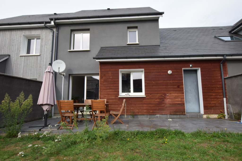 A vendre Maison à
SAINT AUBIN LES ELBEUF
(76410) A vendre Maison à
SAINT AUBIN LES ELBEUF
(76410)