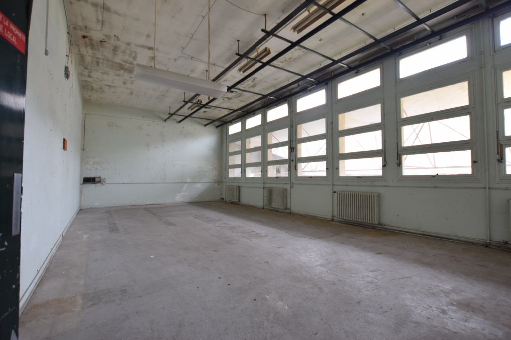 A vendre Immeuble à
ELBEUF
(76500) A vendre Immeuble à
ELBEUF
(76500)