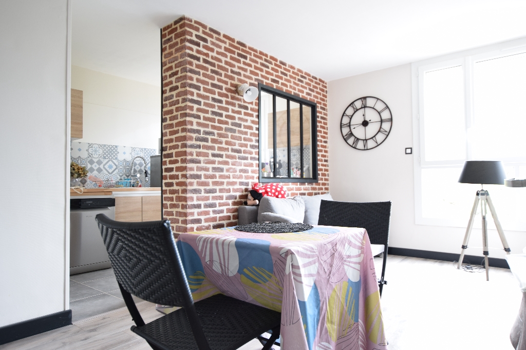 A vendre Appartement à
SAINT PIERRE LES ELBEUF
(76320) A vendre Appartement à
SAINT PIERRE LES ELBEUF
(76320)