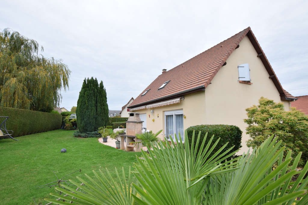 A vendre Maison à
SAINT PIERRE DES FLEURS
(27370) A vendre Maison à
SAINT PIERRE DES FLEURS
(27370)