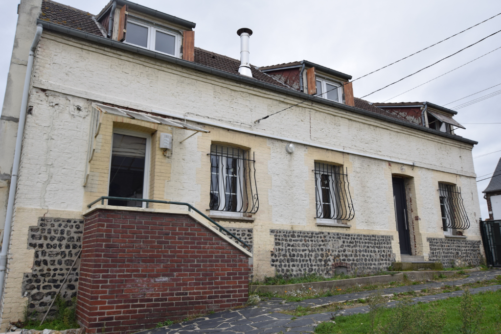 A vendre Maison à
LE PETIT QUEVILLY
(76140) A vendre Maison à
LE PETIT QUEVILLY
(76140)