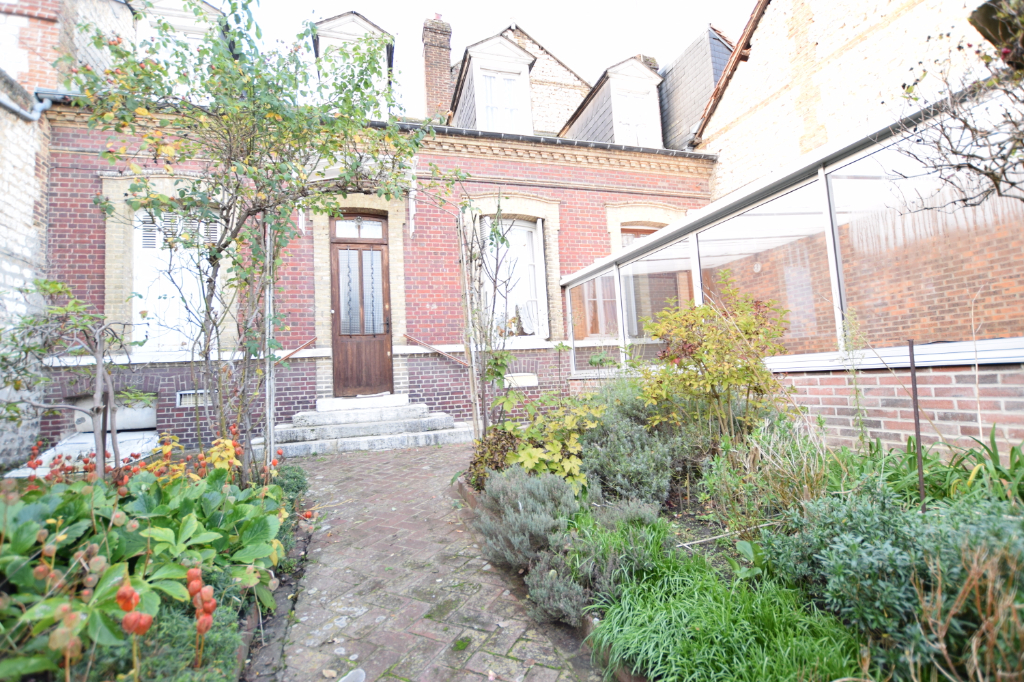 A vendre Maison à
ELBEUF
(76500) A vendre Maison à
ELBEUF
(76500)