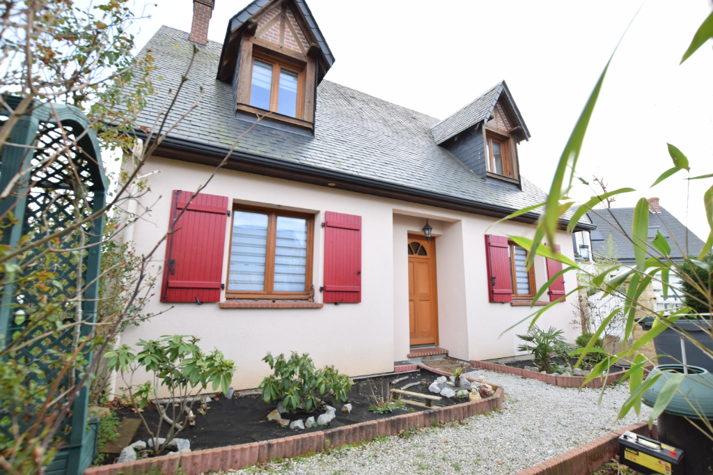 A vendre Maison à
CAUDEBEC LES ELBEUF
(76320) A vendre Maison à
CAUDEBEC LES ELBEUF
(76320)