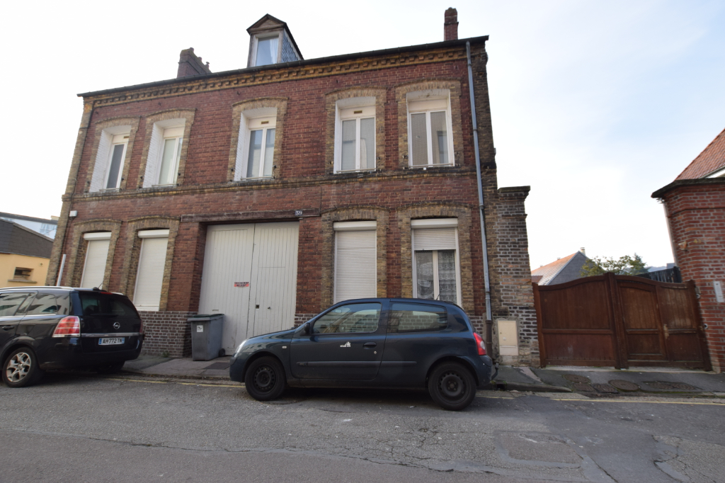 A vendre Immeuble à
ELBEUF
(76500) A vendre Immeuble à
ELBEUF
(76500)