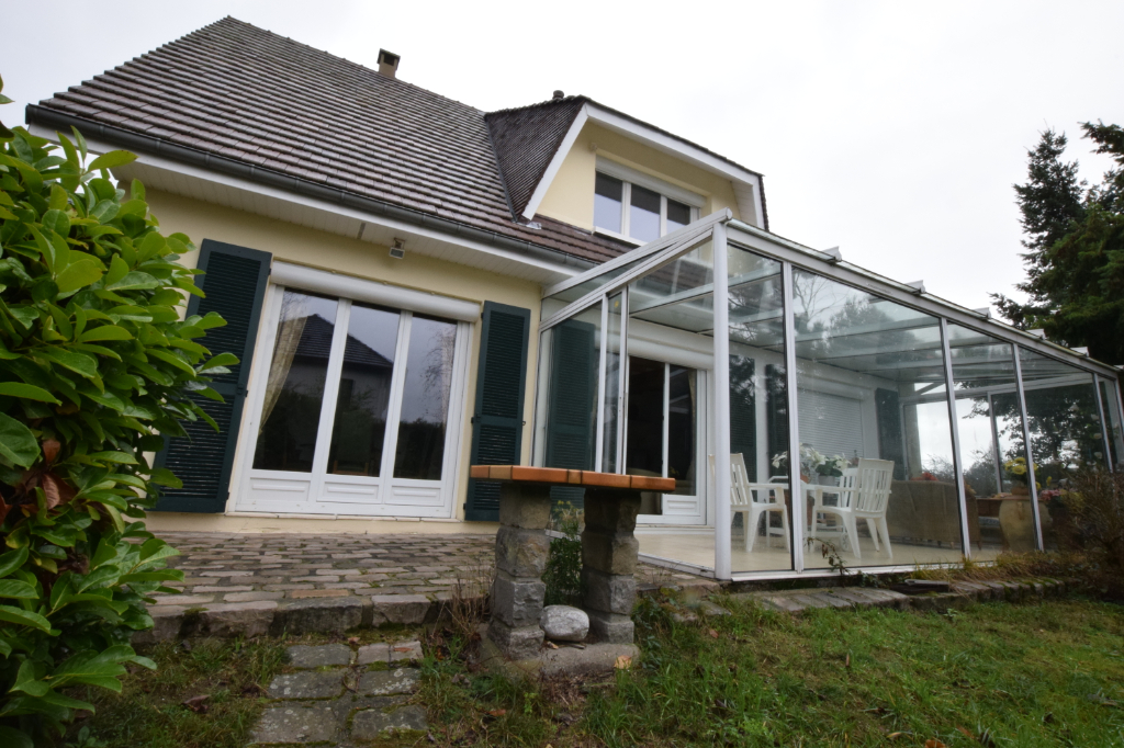 A vendre Maison à
OISSEL
(76350) A vendre Maison à
OISSEL
(76350)