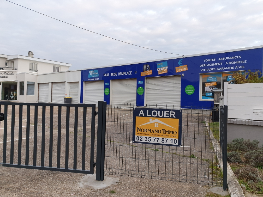 A vendre Local Professionnel à
SAINT AUBIN LES ELBEUF
(76410) A vendre Local Professionnel à
SAINT AUBIN LES ELBEUF
(76410)