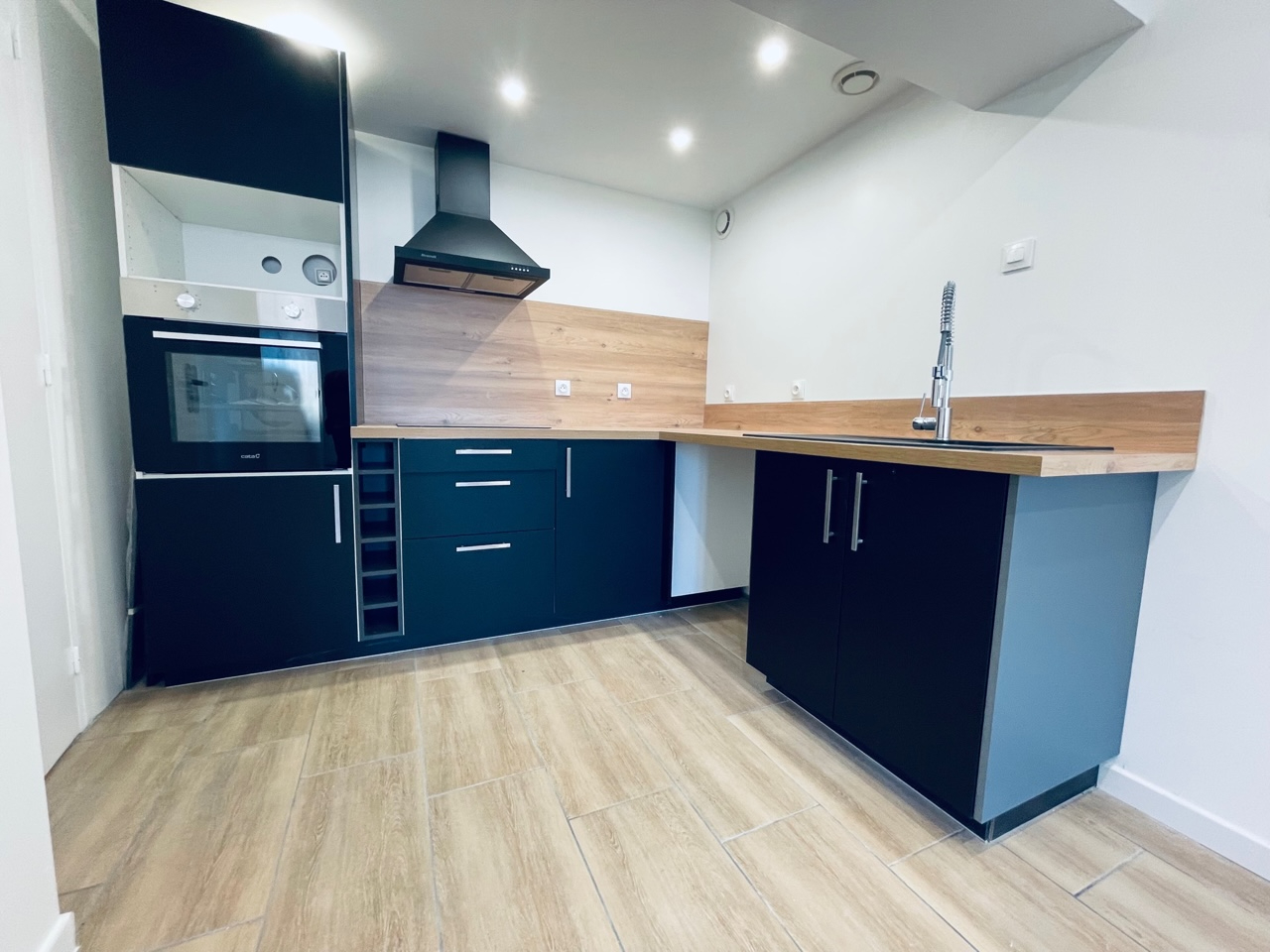 A vendre Maison à
ELBEUF
(76500) A vendre Maison à
ELBEUF
(76500)