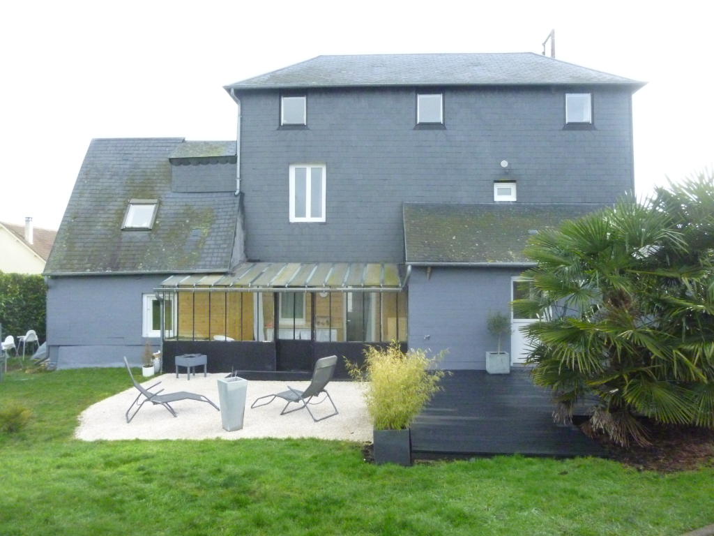 A vendre Maison à
BOISSEY LE CHATEL
(27520) A vendre Maison à
BOISSEY LE CHATEL
(27520)